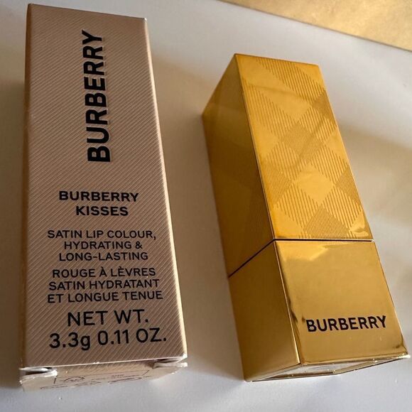 BURBERRY Kisses 93 Russet:
Timeless Elegance
(3.3 g / NET WT. 0.11 OZ) - Picture 10 of 17
